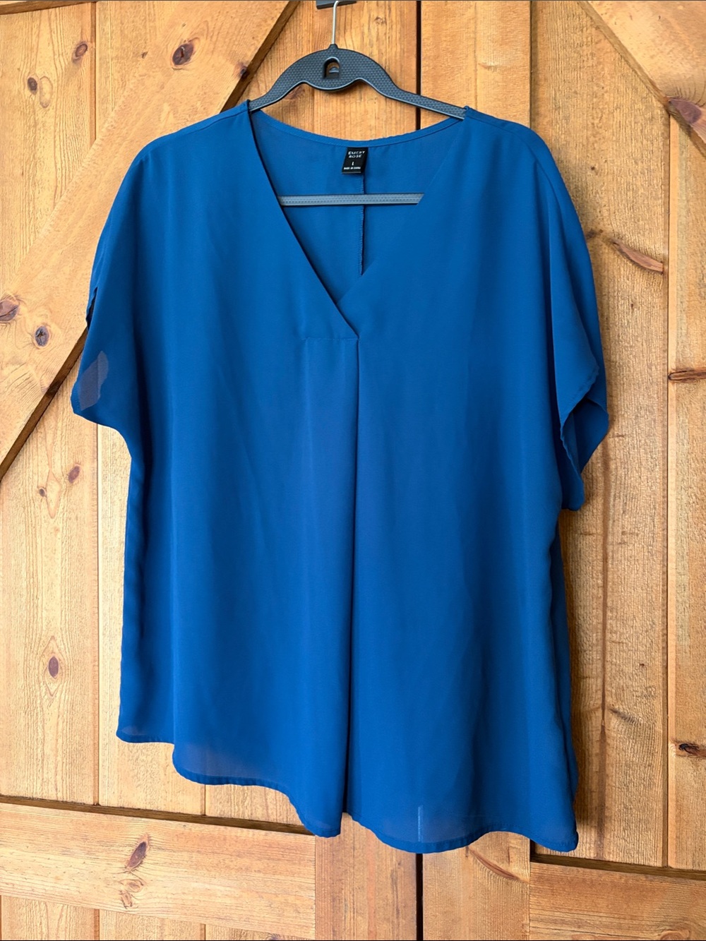 Elegance by Emery Rose Concepts Blue Button-Front V-Neck, Emery Ross sleep teal